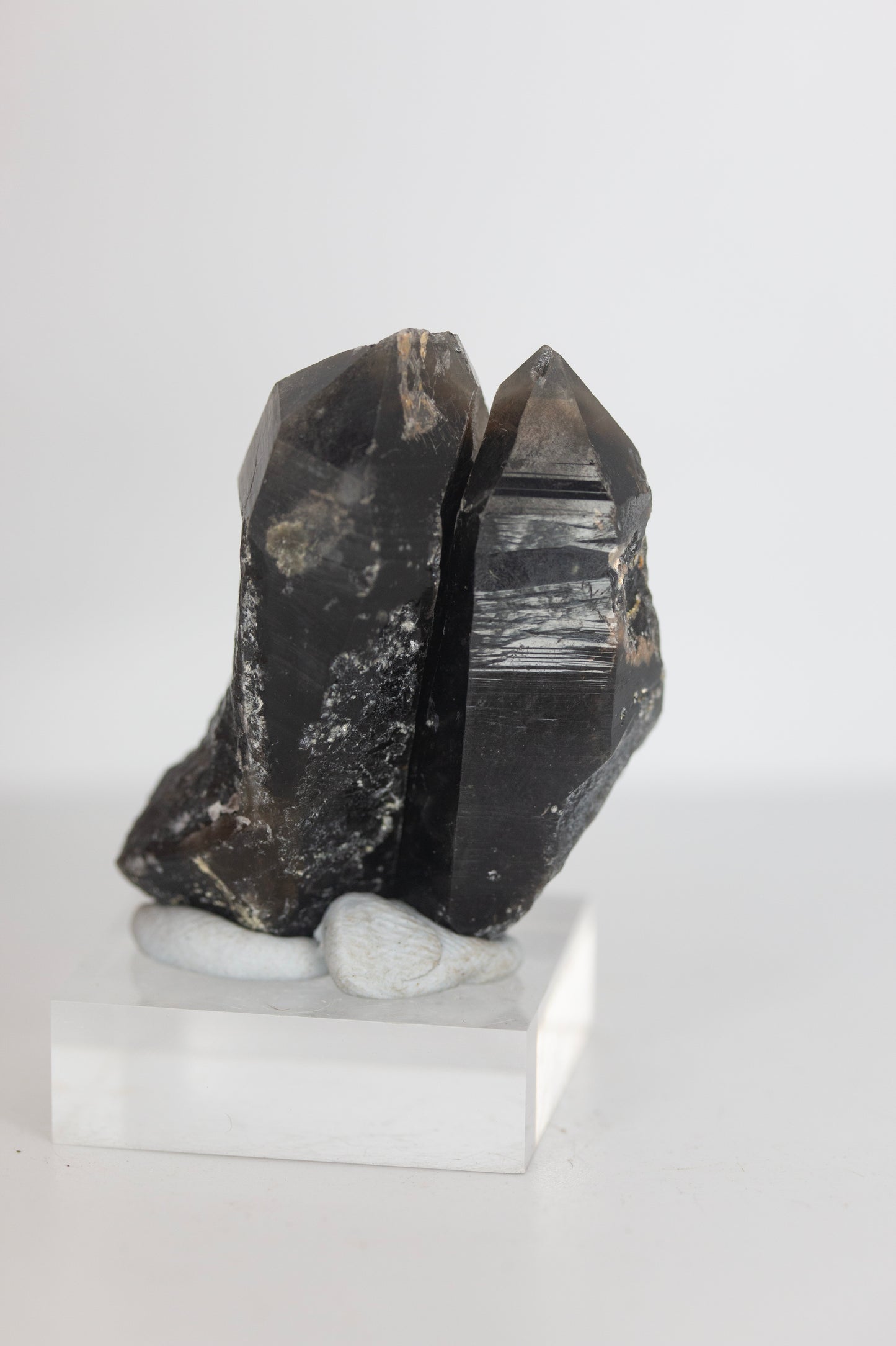 Black quartz clicker pair