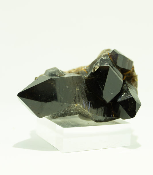 Dark impressive smoky cluster